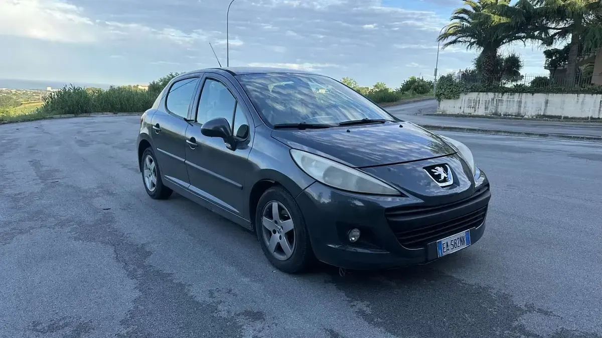 Usata Peugeot 207 90 CV (66 kW) 2010 Berlina