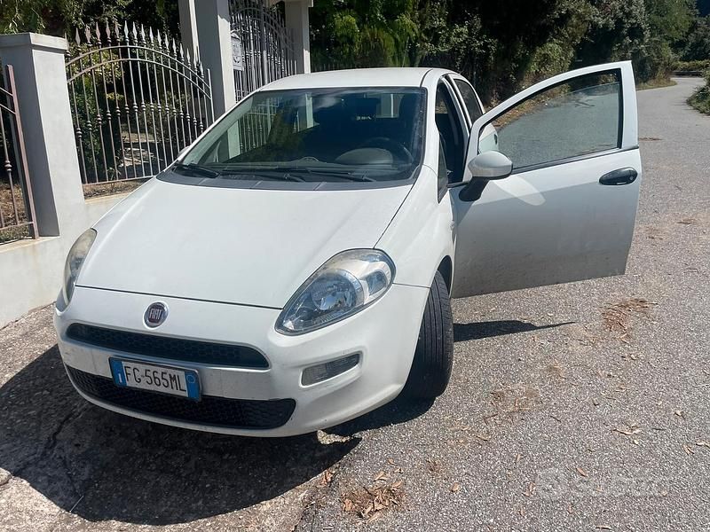 Usata Fiat Punto 75 CV (55 kW) 2016 Utilitaria