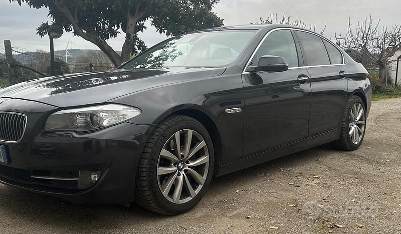 Usata 2011 BMW 530 Luxury Line Tre volumi | 10.000 € - Immagine 1/4