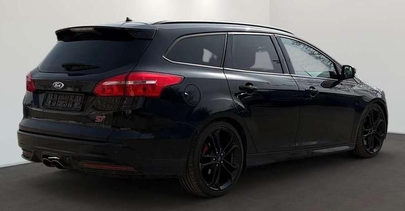 Usata Ford Focus ST 250 CV (183 kW) 2017 Nero Station wagon