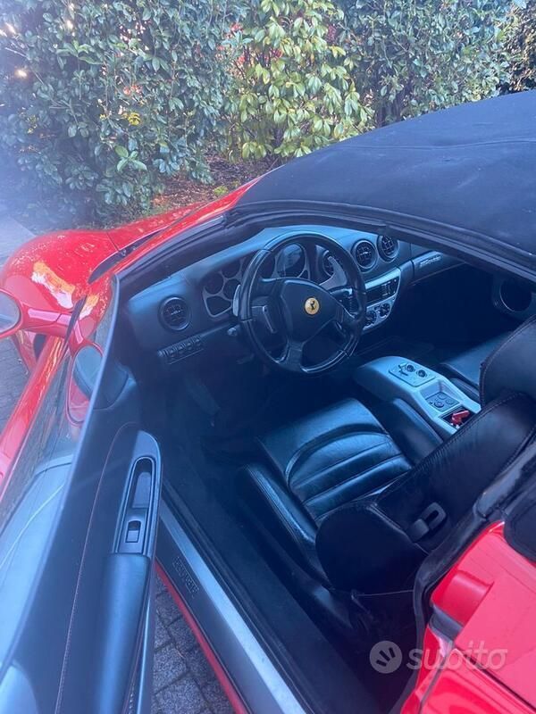 Usata Ferrari 360 400 CV (294 kW) 2002 Rosso Cabrio
