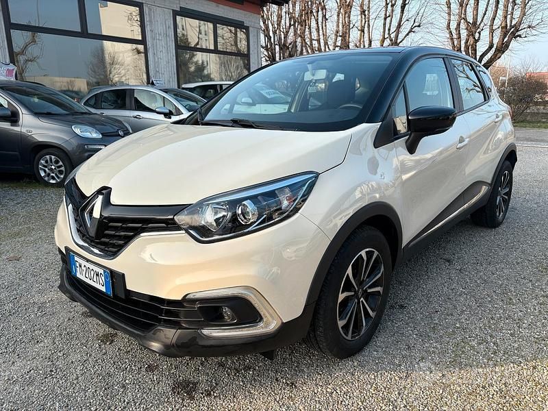Usata Renault Captur Life 90 CV (66 kW) 2018 Beige SUV