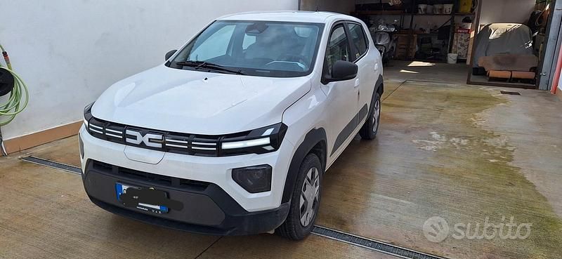 Bianco Usata 2024 Dacia Spring Expression Utilitaria | 12.500 € (Buon prezzo) - Immagine 1/4
