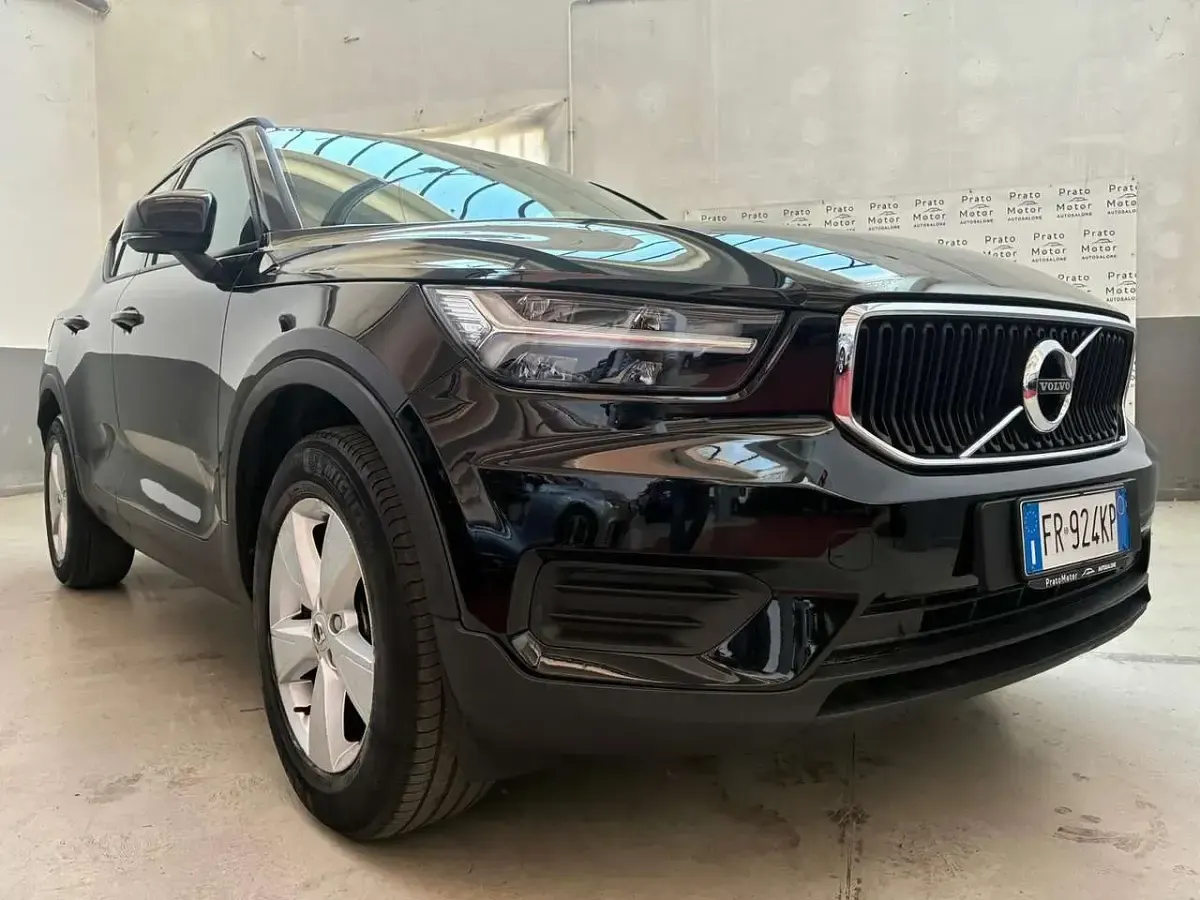 Usata Volvo XC40 Momentum 150 CV (110 kW) 2018 Nero SUV