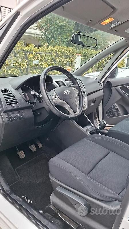 Usata Hyundai ix20 90 CV (66 kW) 2012 Bianco Utilitaria