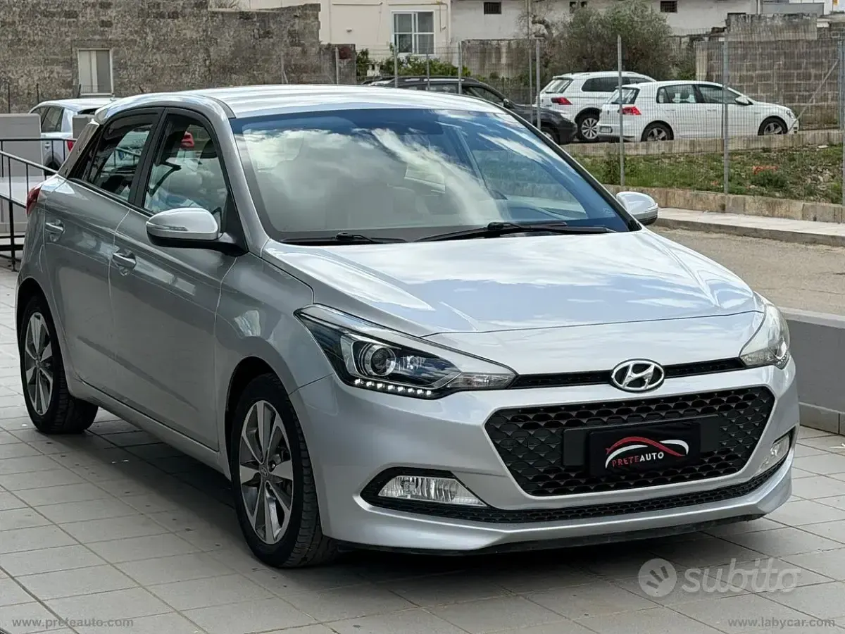 Usata Hyundai i20 Style 84 CV (61 kW) 2016 Grigio Berlina