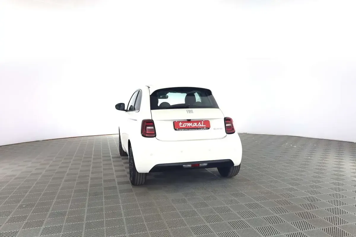 Nuova Fiat 500 La Prima 65 CV (47 kW) 2026 Ice white Berlina