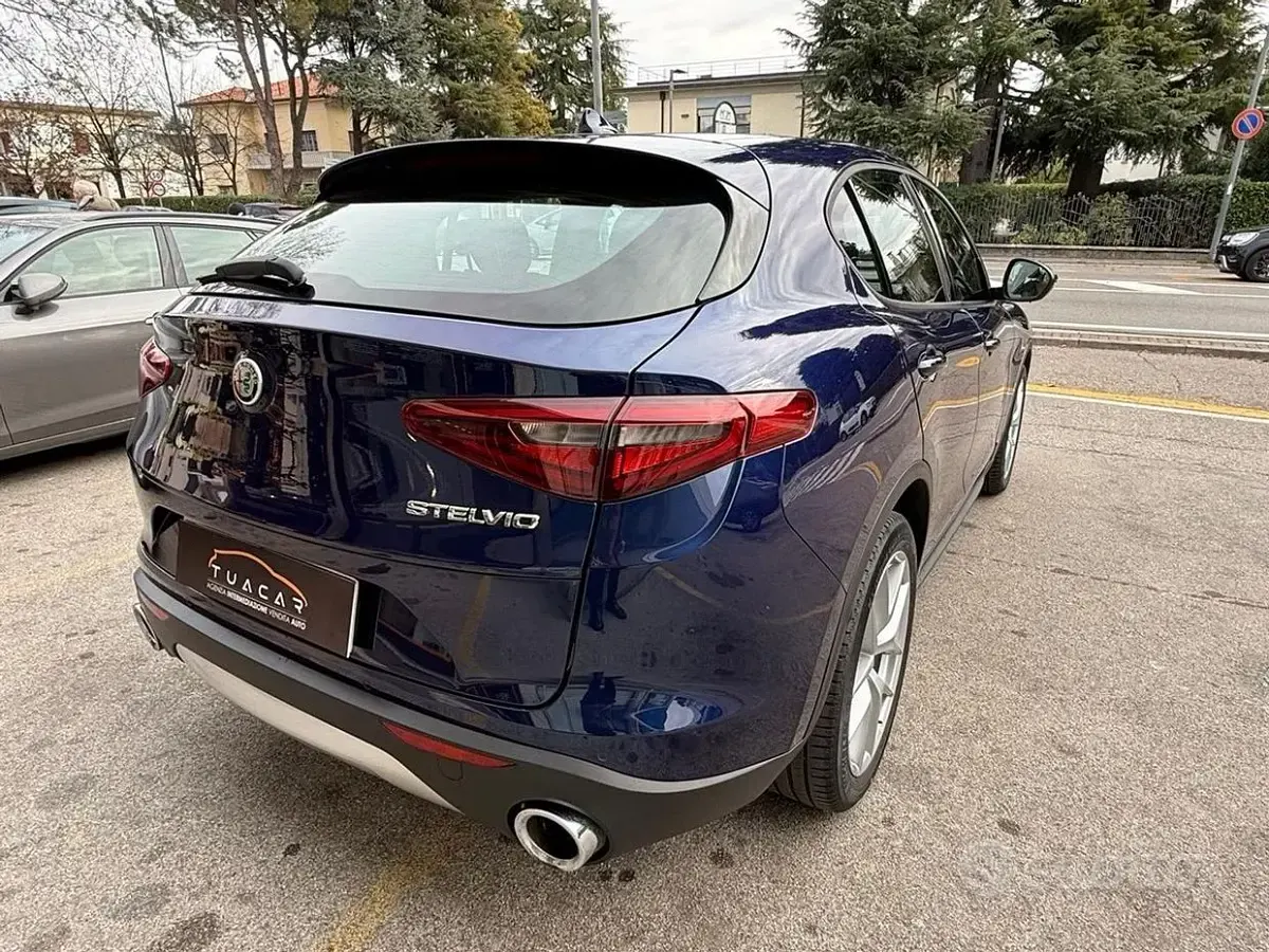 Usata Alfa Romeo Stelvio 188 CV (138 kW) 2021 Blu SUV
