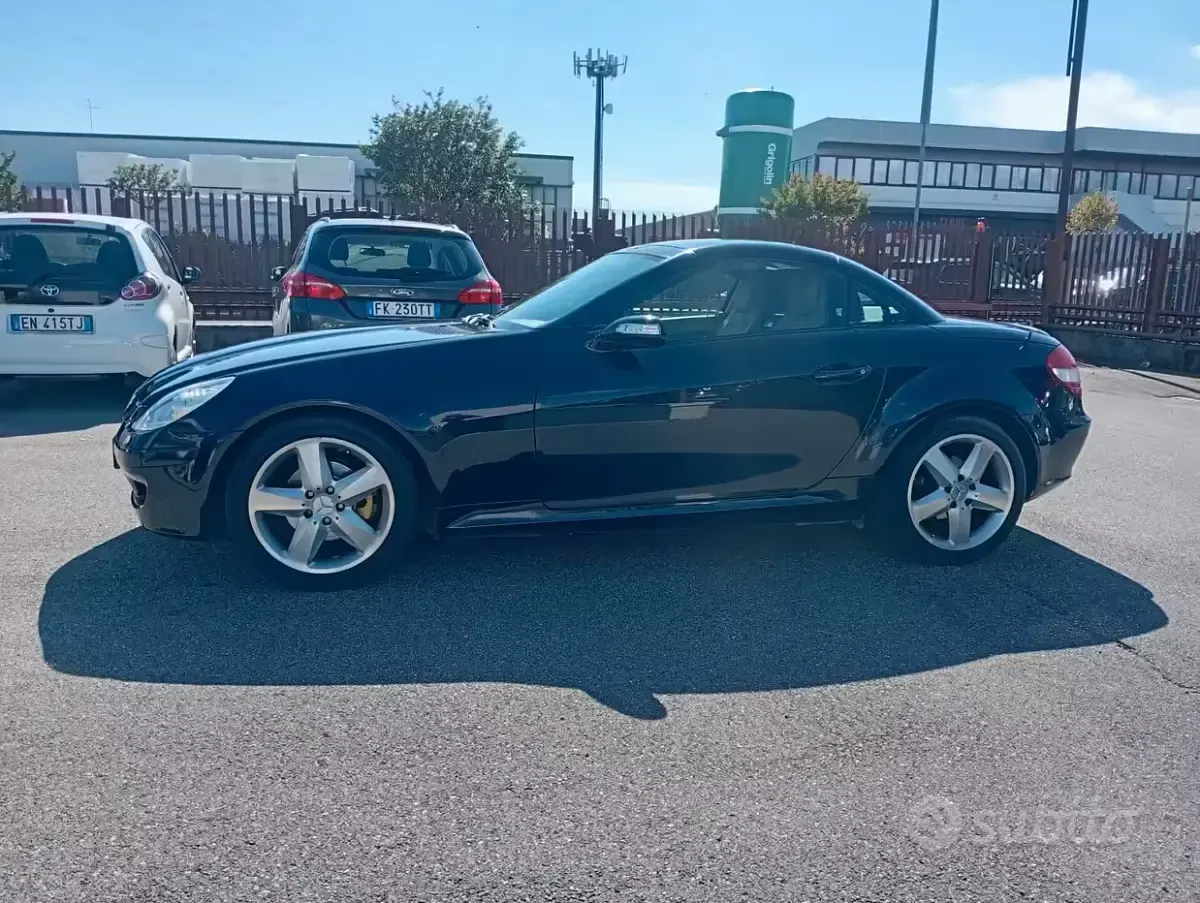 Usata Mercedes SLK200 163 CV (119 kW) 2005 Blu Cabrio