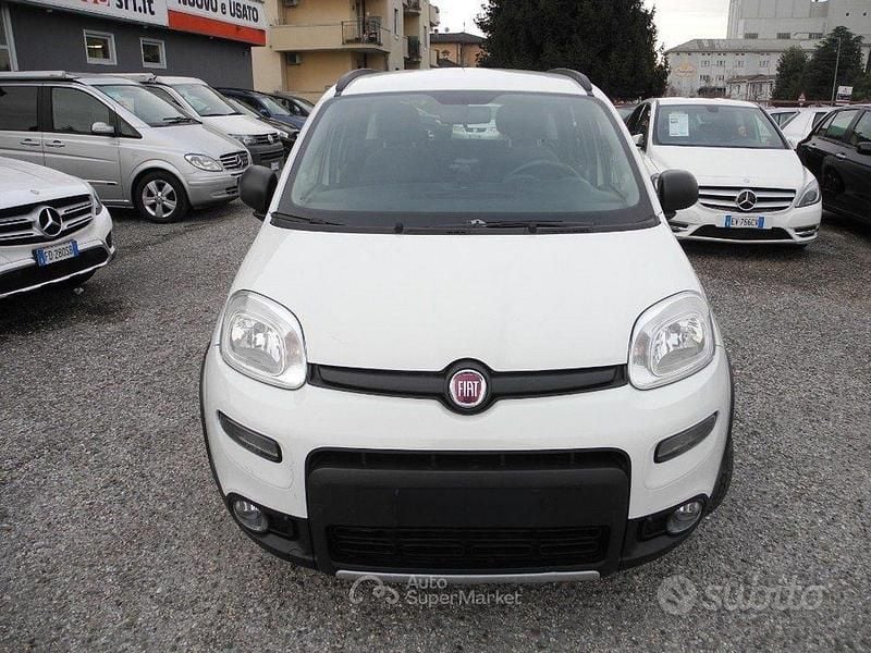 Usata Fiat Panda 4x4 S 95 CV (69 kW) 2018 Bianco Utilitaria