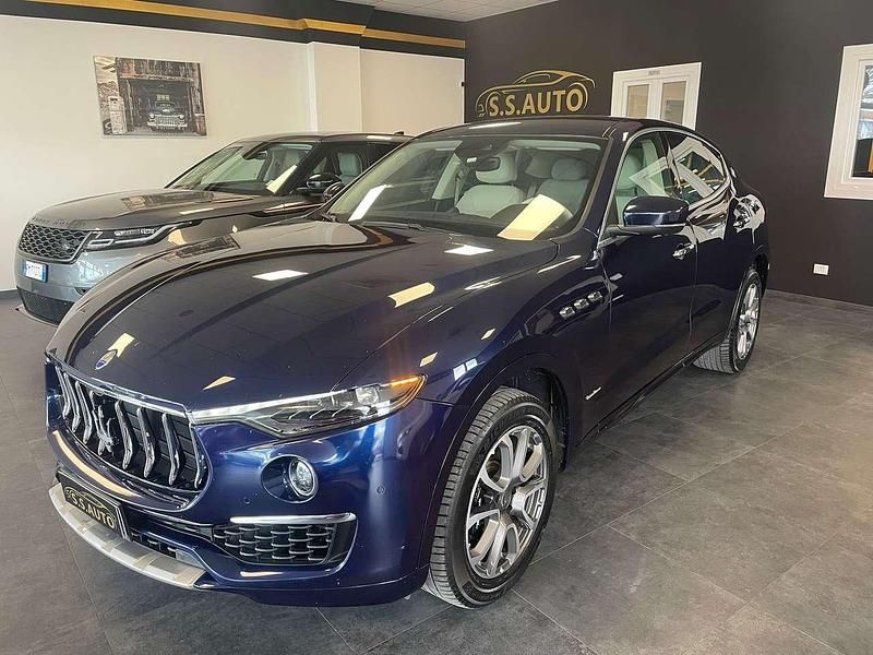 Usata Maserati Levante GranLusso 430 CV (316 kW) 2019 Blu/azzurro SUV