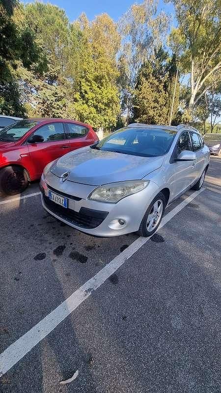 Usata Renault Mégane III Luxe 110 CV (80 kW) 2010 Argento Station wagon