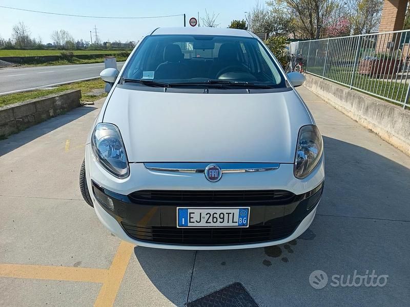 Usata Fiat Punto Evo 69 CV (50 kW) 2011 Bianco Utilitaria