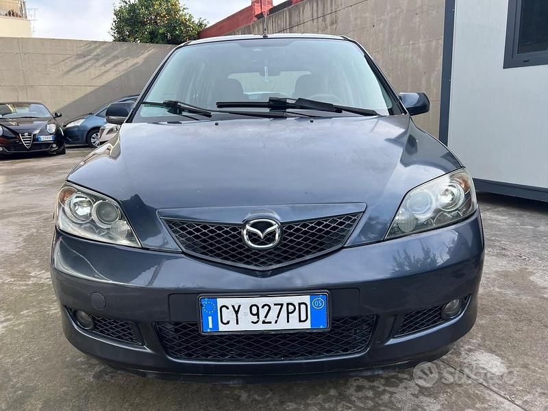 Usata Mazda 2 75 CV (55 kW) 2005 Grigio Utilitaria