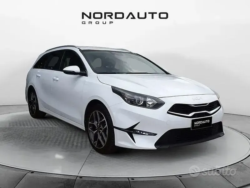 Usata Kia Ceed Sportswagon 136 CV (100 kW) 2022 Bianco Station wagon
