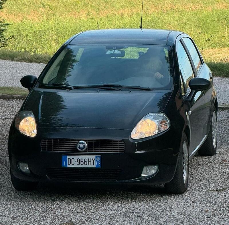 Usato 2006 Fiat Grande Punto Benzin (2.000 €)