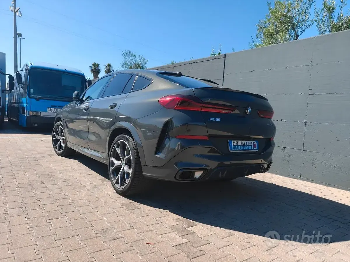 Usata BMW X6 286 CV (210 kW) 2024 Grigio SUV