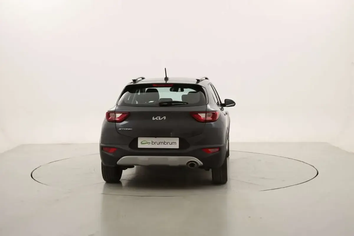 Usata Kia Stonic Style 101 CV (74 kW) 2022 Grigio SUV