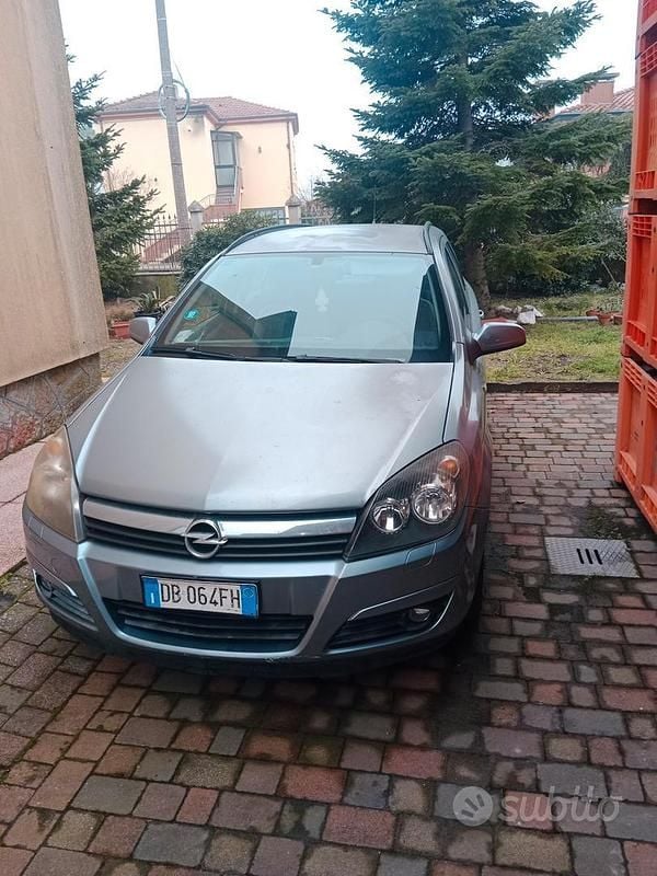 Usata Opel Astra 2008 Grigio Station wagon