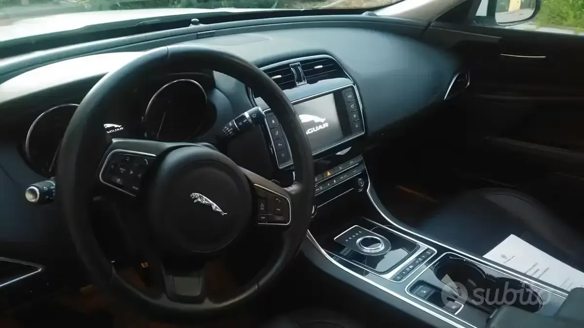Usata Jaguar XE 180 CV (132 kW) 2016 Bianco Berlina