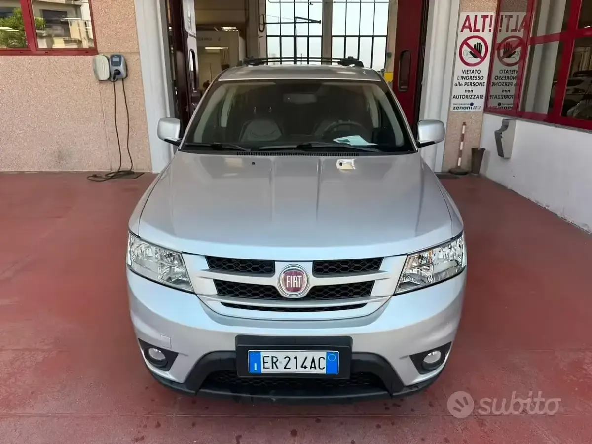 Usata Fiat Freemont 140 CV (102 kW) 2013 Grigio SUV
