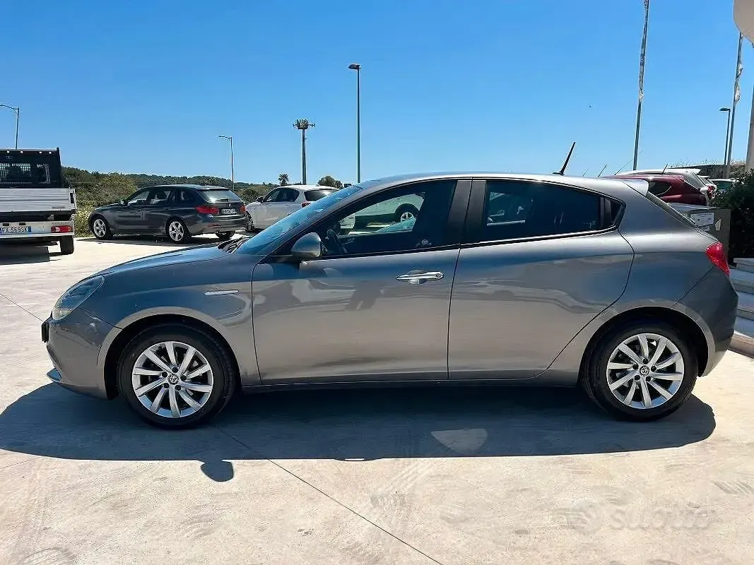Usata Alfa Romeo Giulietta Super 120 CV (88 kW) 2017 Grigio Utilitaria