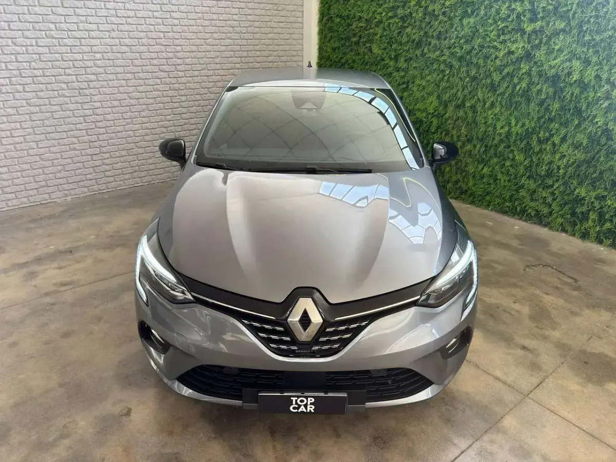 Usata Renault Clio V Techno 91 CV (66 kW) 2023 Grigio scuro metallizato Berlina