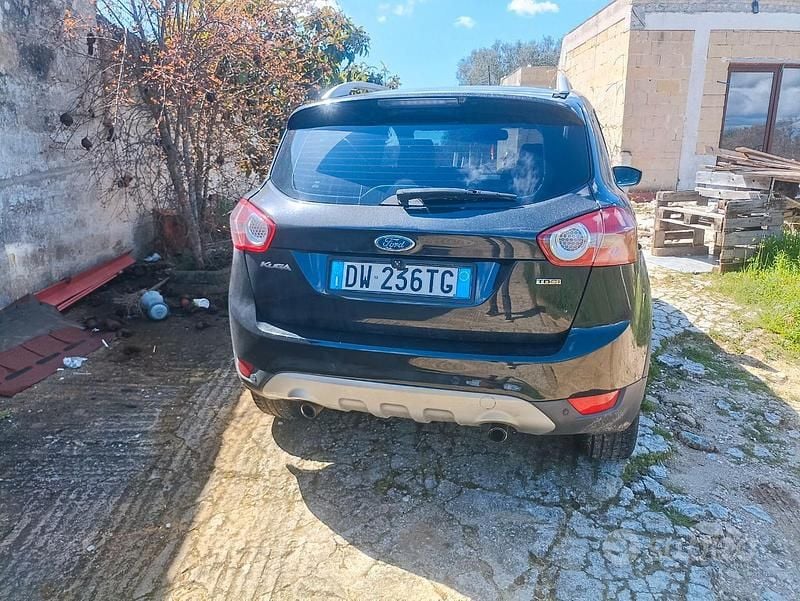 Usata Ford Kuga 136 CV (100 kW) 2010 Nero SUV