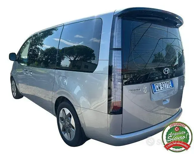Usata Hyundai Staria 177 CV (130 kW) 2024 Grigio Monovolume