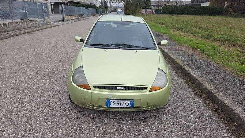 Other Usata 2004 Ford Ka Collection Due volumi | 1850 € (Buon prezzo) - Immagine 1/4