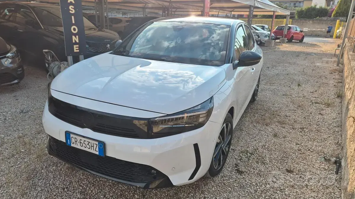 Usata Opel Corsa Design & Tech 75 CV (55 kW) 2023 Bianco Utilitaria