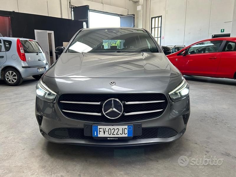 Usata Mercedes B180 Executive 116 CV (85 kW) 2019 Grigio Monovolume