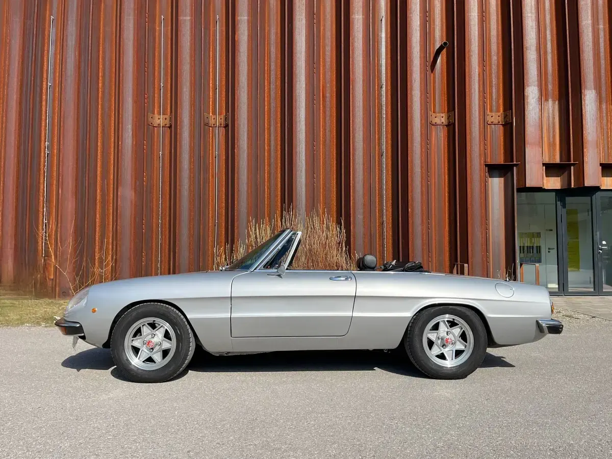Usata Alfa Romeo Spider Veloce 132 CV (97 kW) 1971 Argento Cabrio