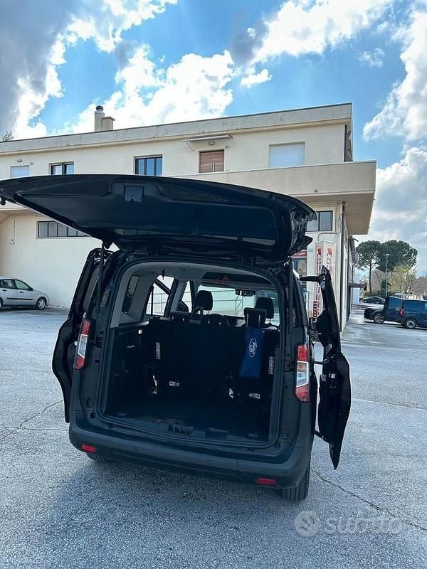Usata Ford Tourneo 2024 Nero Furgone