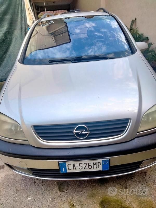 Usata Opel Zafira 101 CV (74 kW) 2002 Grigio Monovolume
