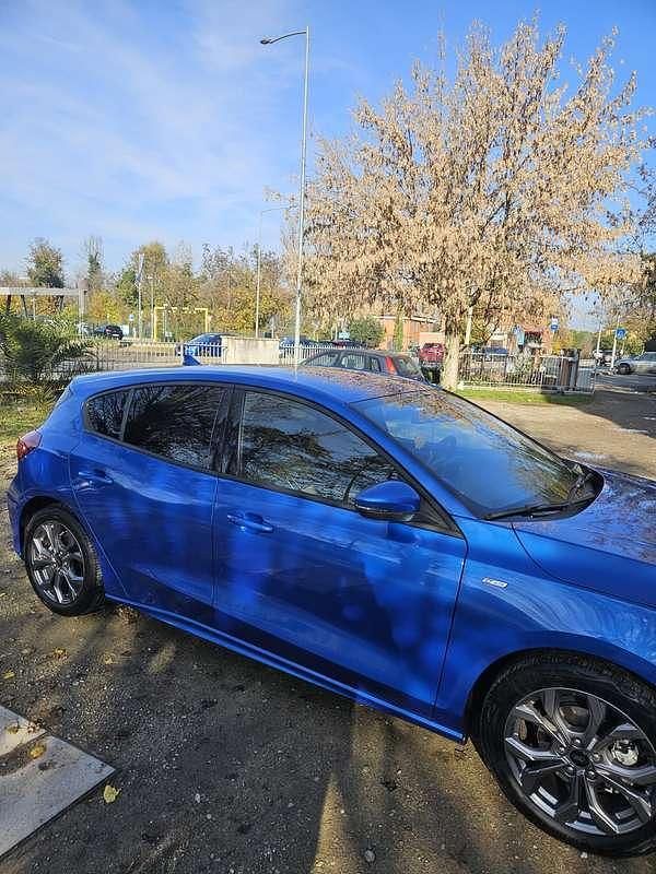 Usata Ford Focus ST-Line 125 CV (91 kW) 2023 Blu/azzurro Berlina