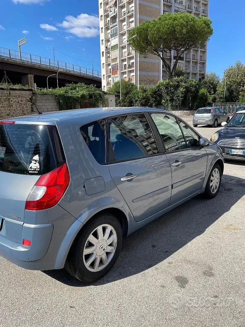 Usata Renault Scénic II 120 CV (88 kW) 2007 Monovolume