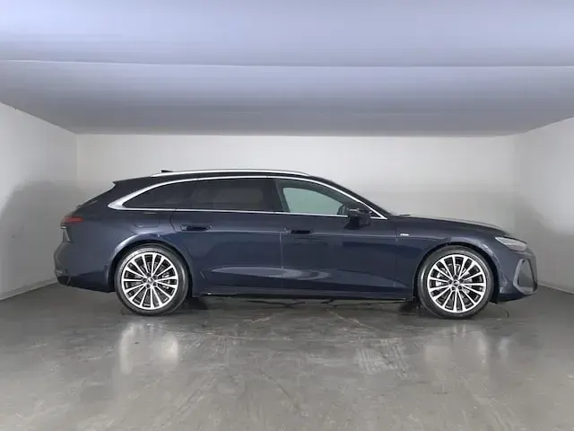 Nuova Audi A6 S-Line 204 CV (150 kW) 2026 Blu firmamento metallizzato Station wagon