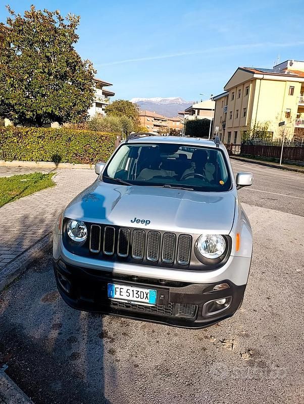 Grigio Usata 2016 Jeep Renegade SUV | 10.750 € (Buon prezzo) - Immagine 1/4