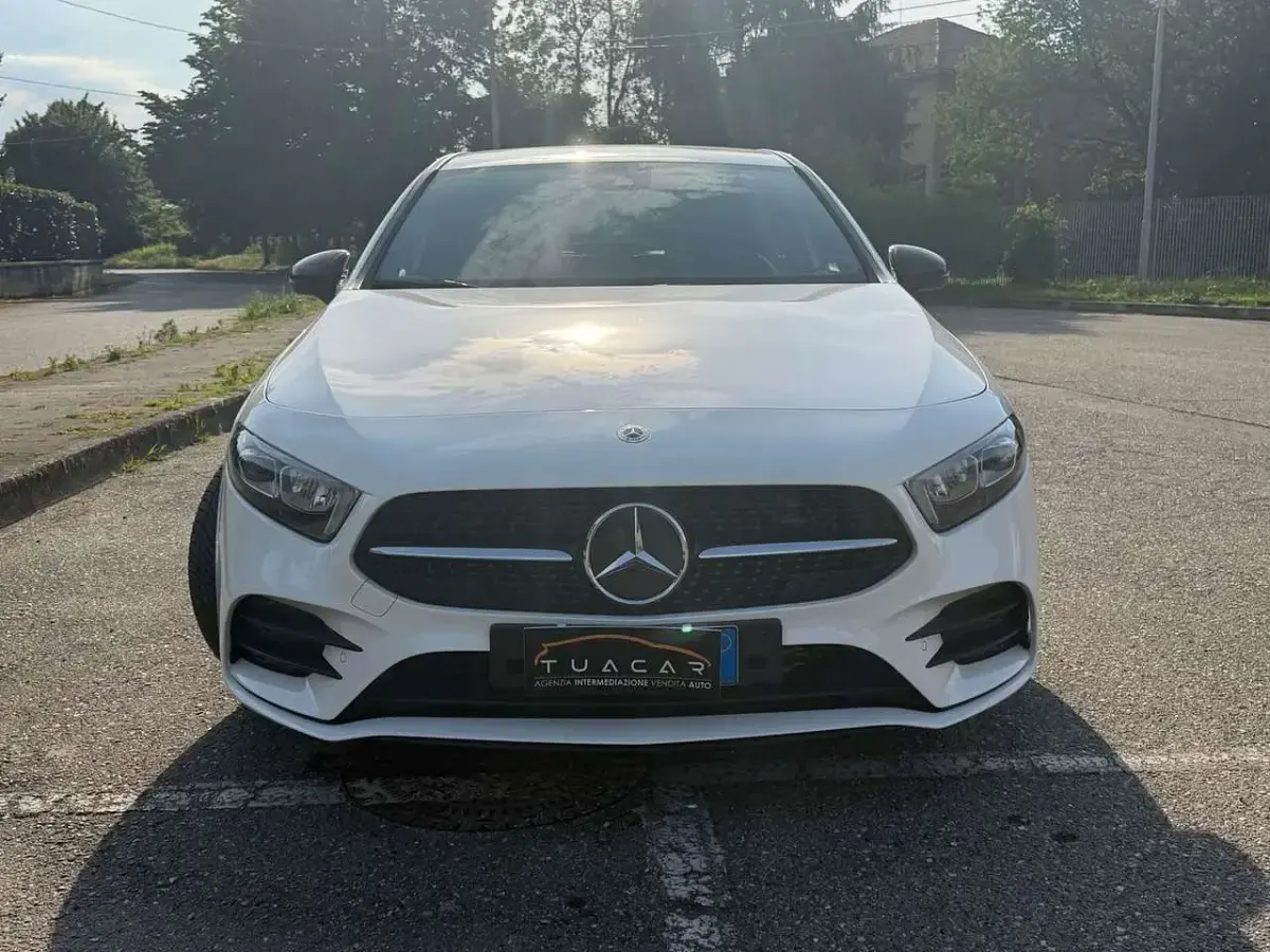 Usata Mercedes A180 AMG Line Premium 116 CV (85 kW) 2021 Bianco Berlina