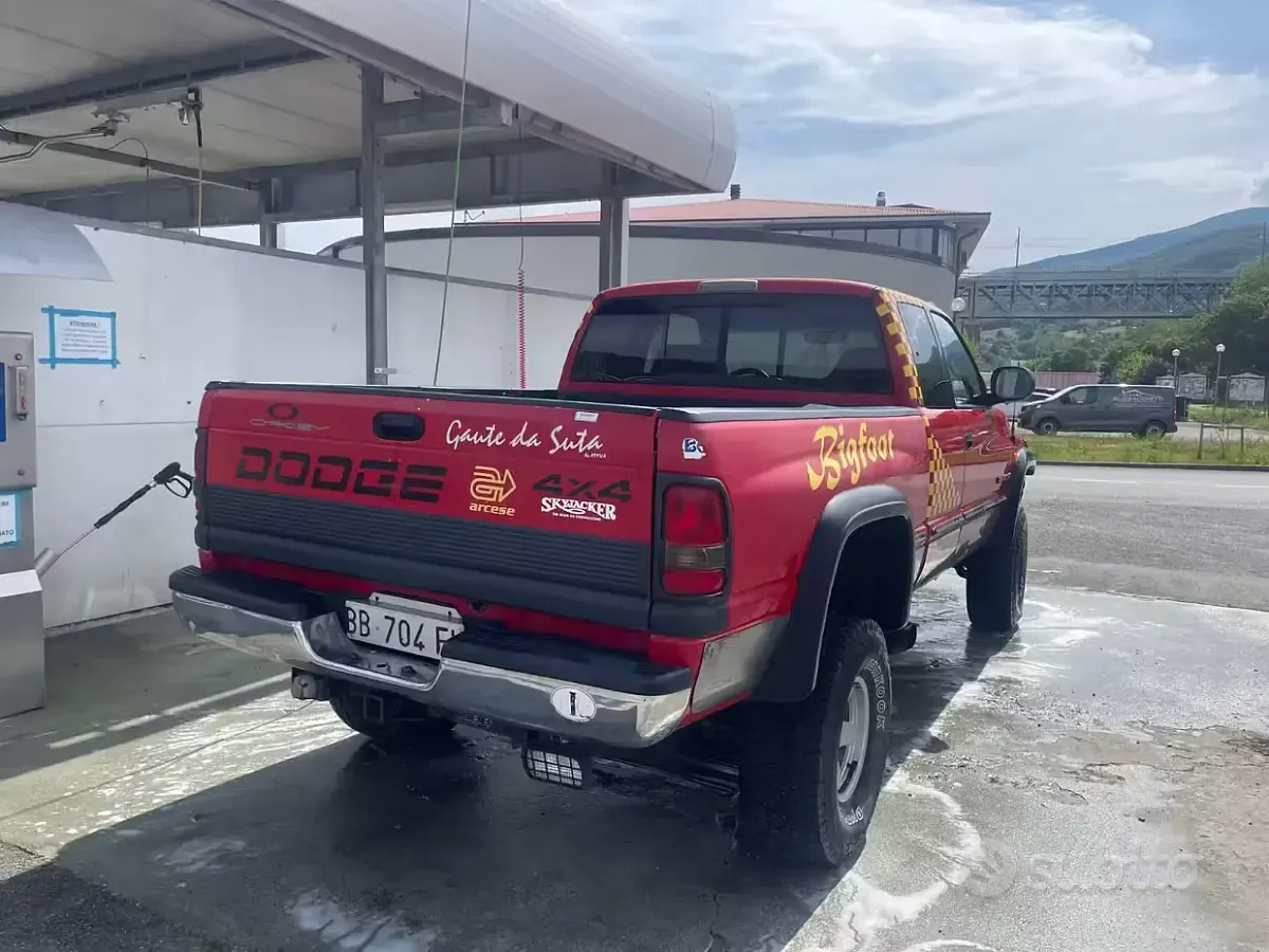 Usata Dodge Ram 230 CV (169 kW) 1998 Rosso Pick-up