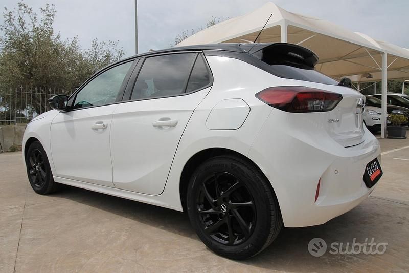 Usata Opel Corsa Design & Tech 100 CV (73 kW) 2022 Bianco Utilitaria