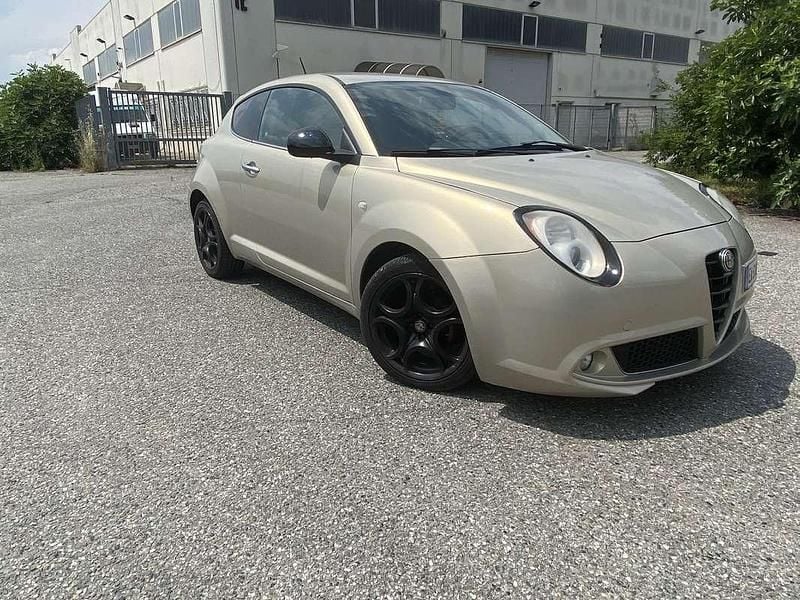 Second-hand Alfa Romeo MiTo 105 CP (77 kW) 2010 Galben Hatchback