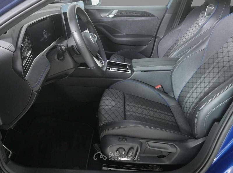 Usata VW Passat Style 273 CV (200 kW) 2025 Blu Station wagon