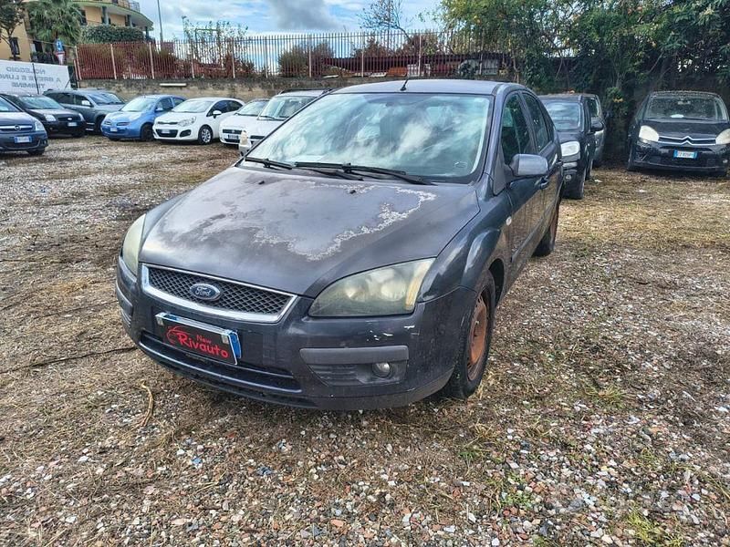 Usata Ford Focus Titanium 90 CV (66 kW) 2007 Blu Berlina