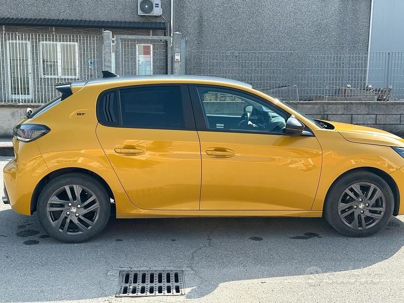 Usata Peugeot 208 Active 75 CV (55 kW) 2021 Giallo Utilitaria