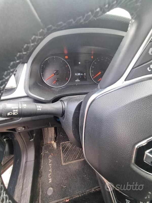 Usata Renault Captur Equilibre 101 CV (74 kW) 2023 Blu SUV