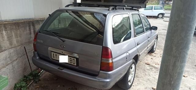 Usata Ford Escort 89 CV (65 kW) 1998 Grigio Station wagon