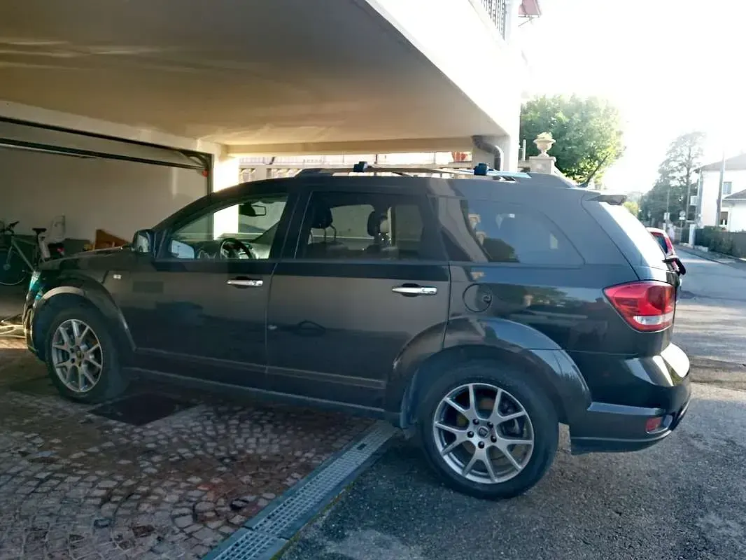 Usata Fiat Freemont Lounge 170 CV (125 kW) 2012 Nero SUV