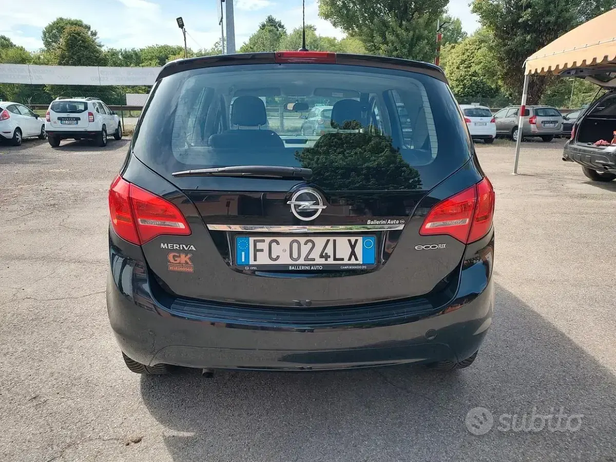Usata Opel Meriva Cosmo 95 CV (69 kW) 2016 Nero Monovolume